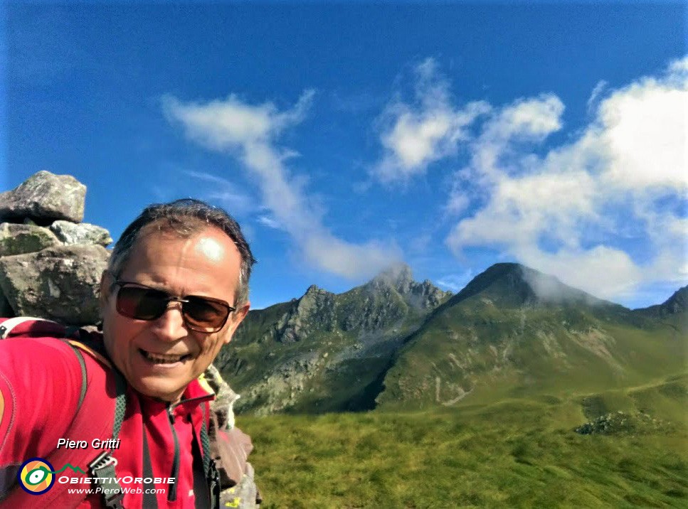 15 Selfie all'omone del Monte Avaro (2080 m) con vista in Valletto-Trbortoti (Quota 2309), le mete di oggi .jpg